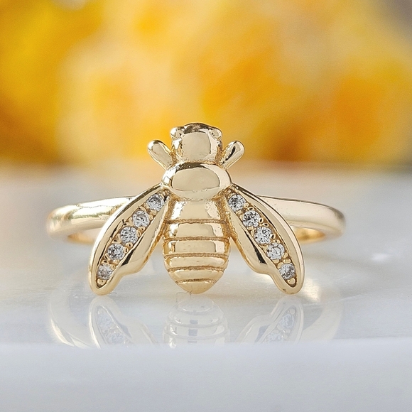 Adorable Honey Bee ring with gold finish, Charmed Aroma 925 Sterling Silver - Picture 8 of 10